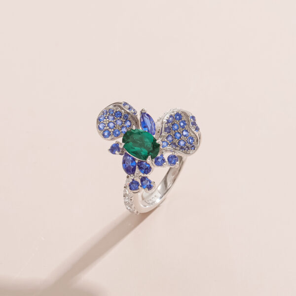 russian master designed s925 sterling silver ring with zambi emerald